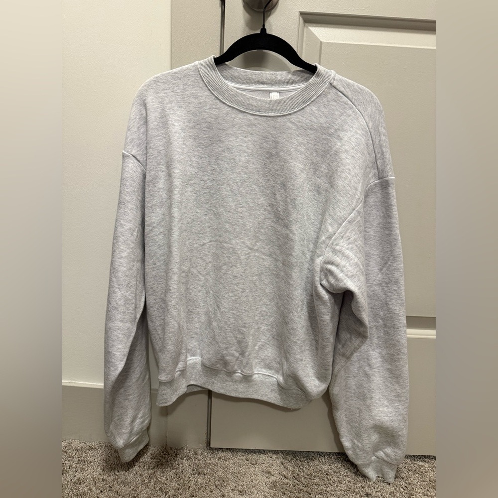 Skims Large Gray Sweatshirt. ⚡️🖤